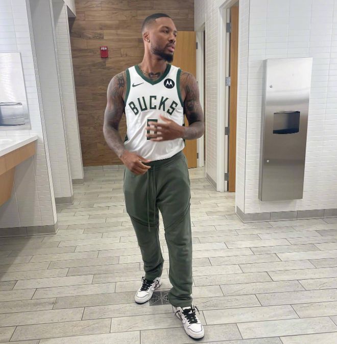 当年皇马球迷对亚马尔进行种族歧视时，他对他们微笑