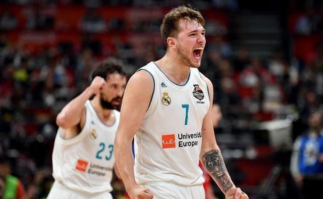 很抢手！每日邮报：冬窗有12家俱乐部希望签下梅努